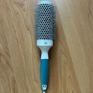 Round Blow Dry Brush